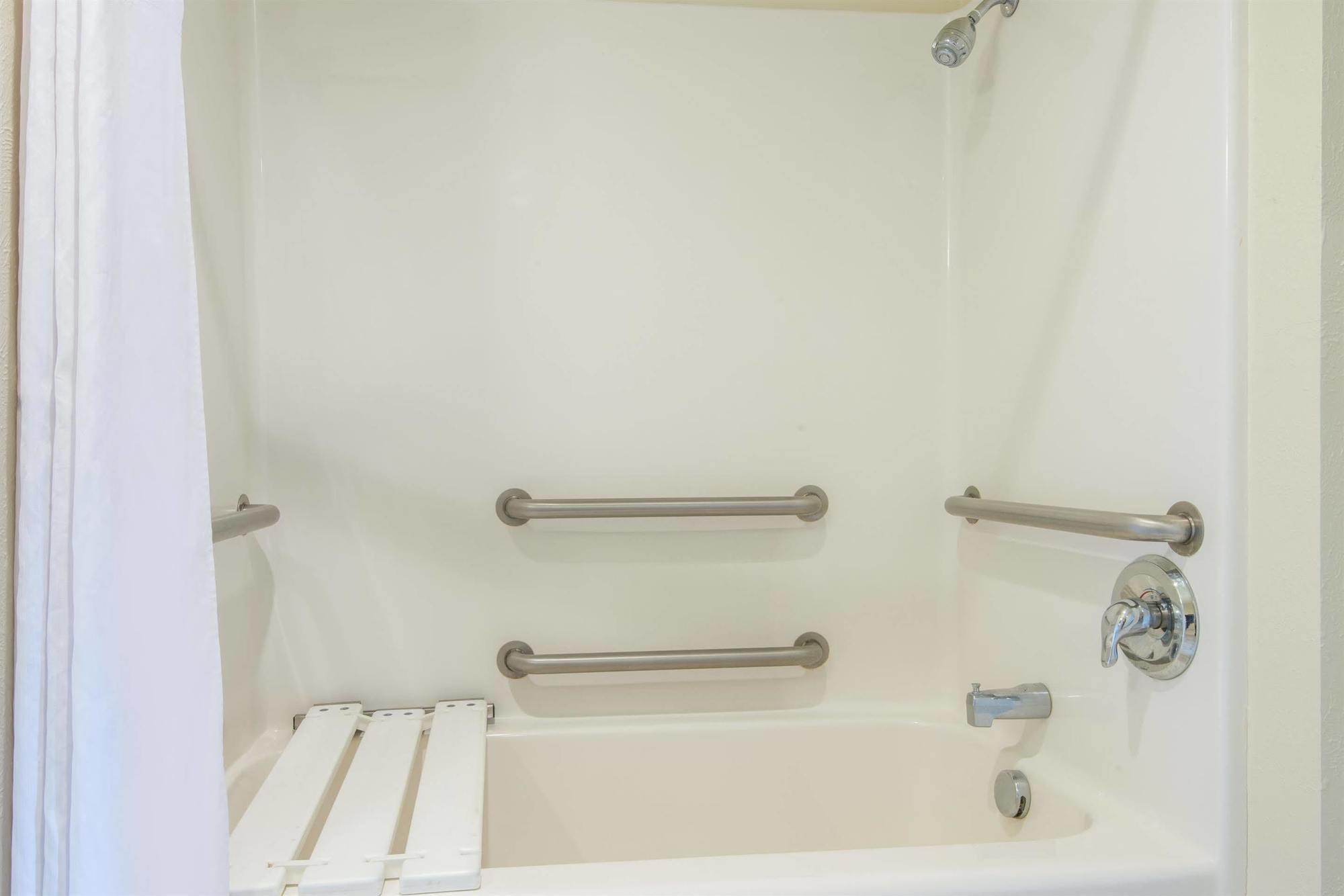 Days Inn Missoula University Εξωτερικό φωτογραφία