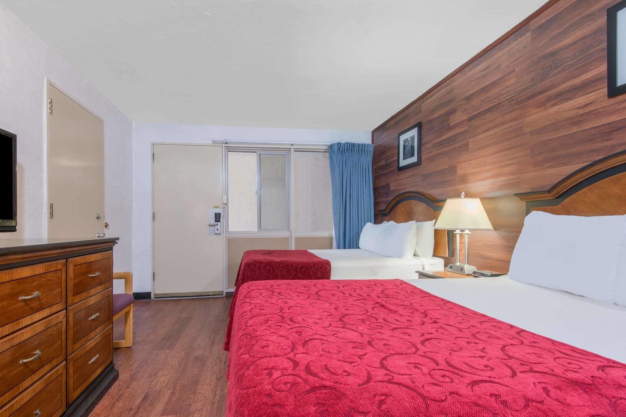 Days Inn Missoula University Εξωτερικό φωτογραφία
